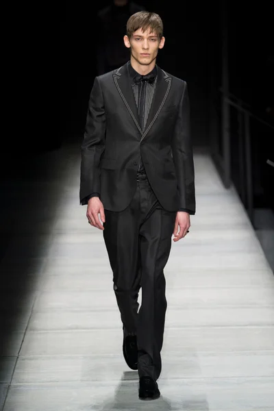 Look 49